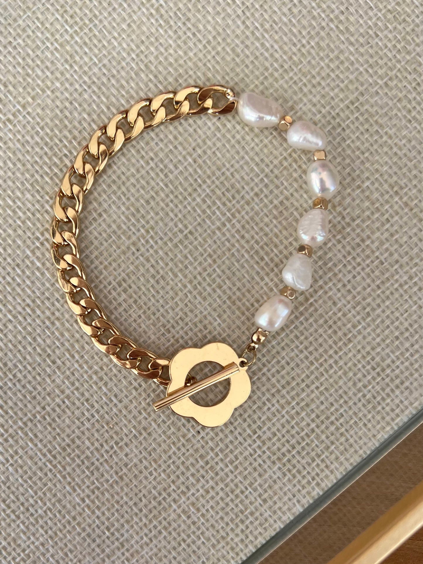 Retro Flower Pearl Bracelet
