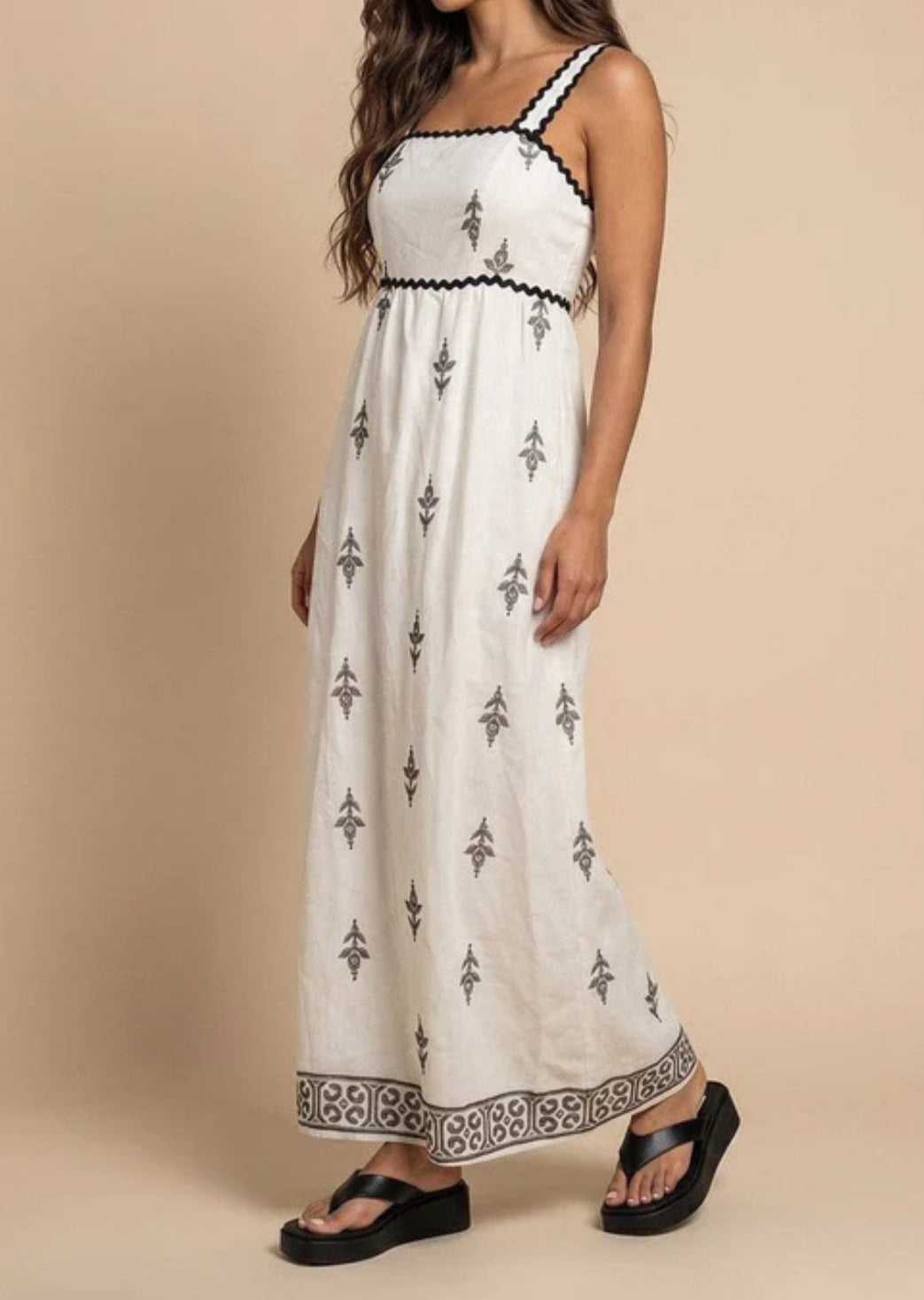 Contrast Trim Maxi Dress