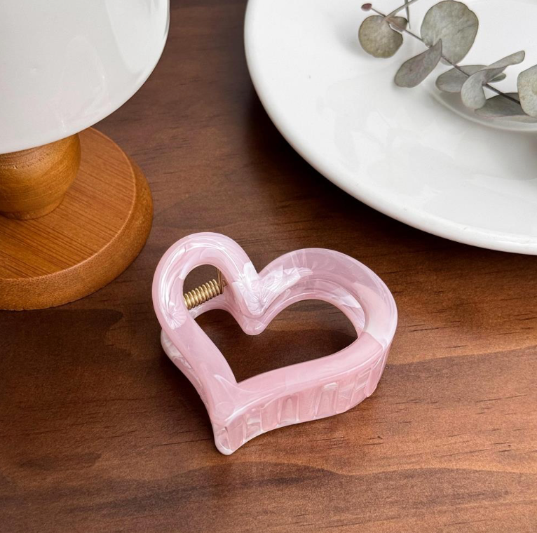 Open Heart Claw Clip