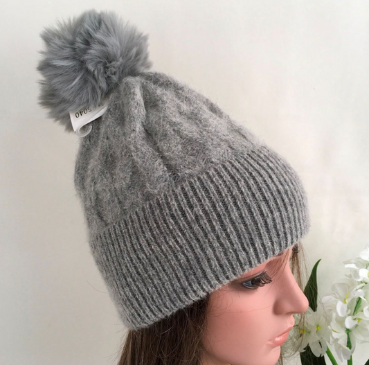 Sadie bobble hat