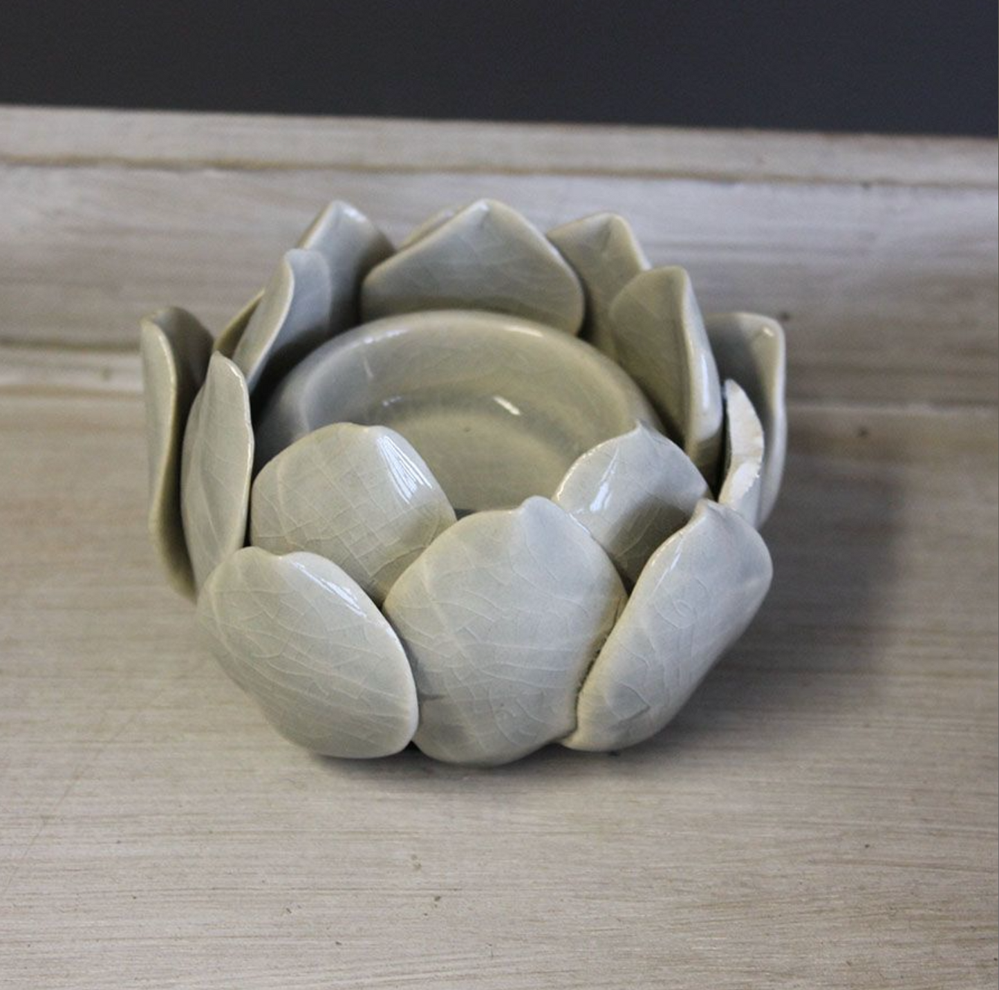 Lotus T-light Holder