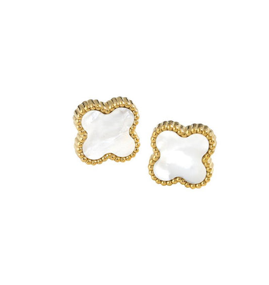 Simple clover stud earring