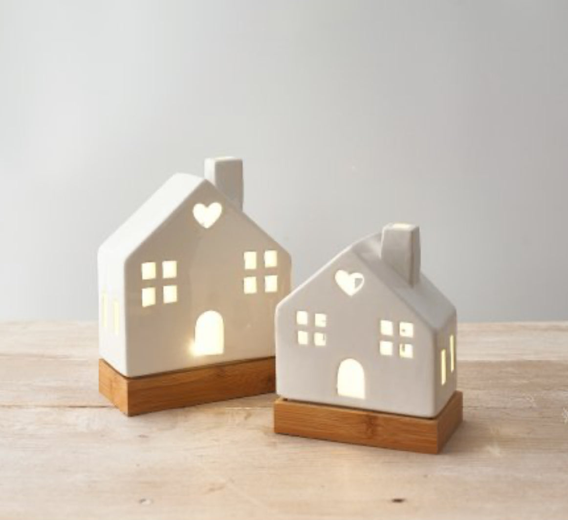 Light up oak heart house