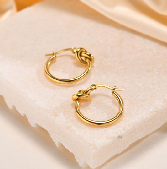 Twisted Knot Hoops